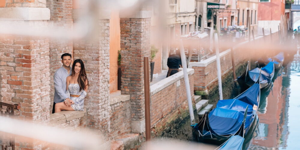 Romantic photo shoot of actress Jacqueline MacInnes Wood and Elan Ruspoli in Venice - Eva Vasilyeva photography