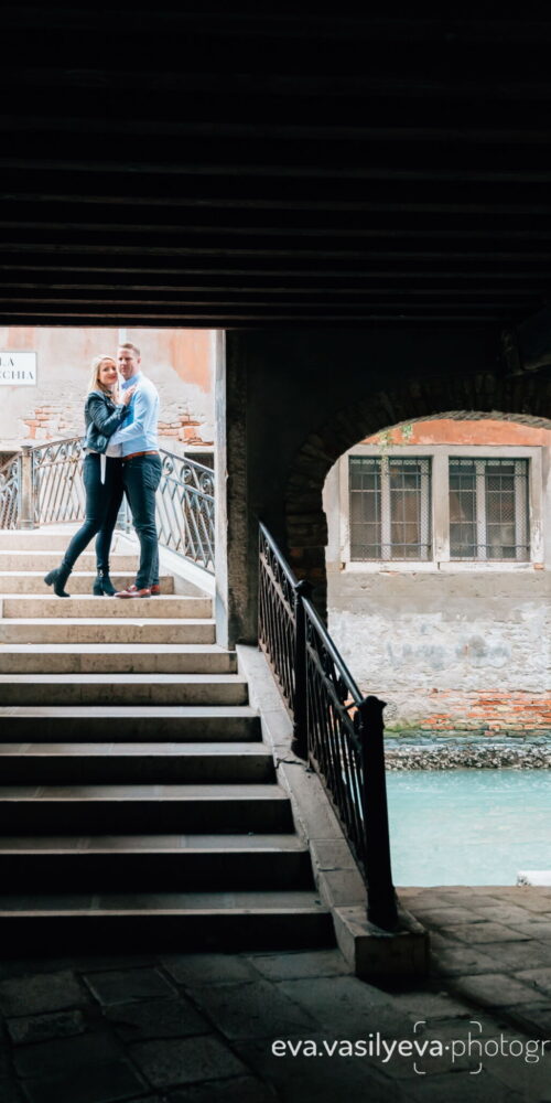 Engagement photographer in Venice
